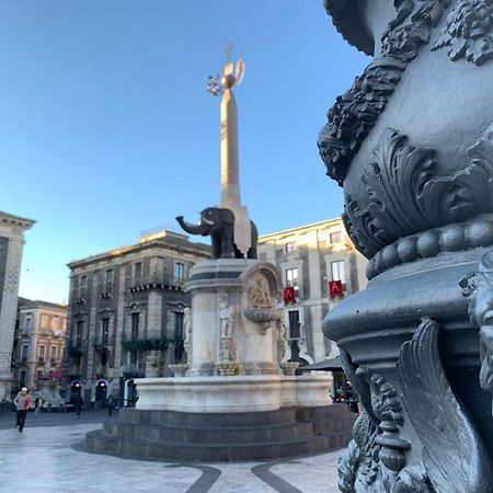 Donna Luisa-Catania Charming Lägenhet Exteriör bild