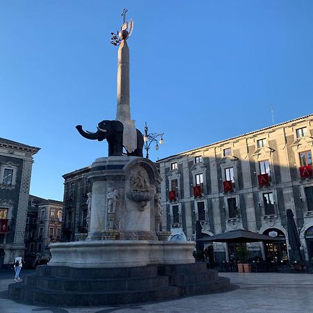 Donna Luisa-Catania Charming Lägenhet Exteriör bild