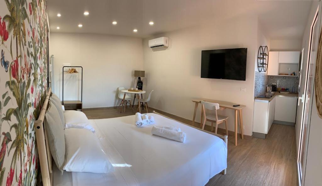 Donna Luisa-Catania Charming Lägenhet Exteriör bild