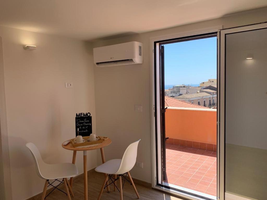 Donna Luisa-Catania Charming Lägenhet Exteriör bild