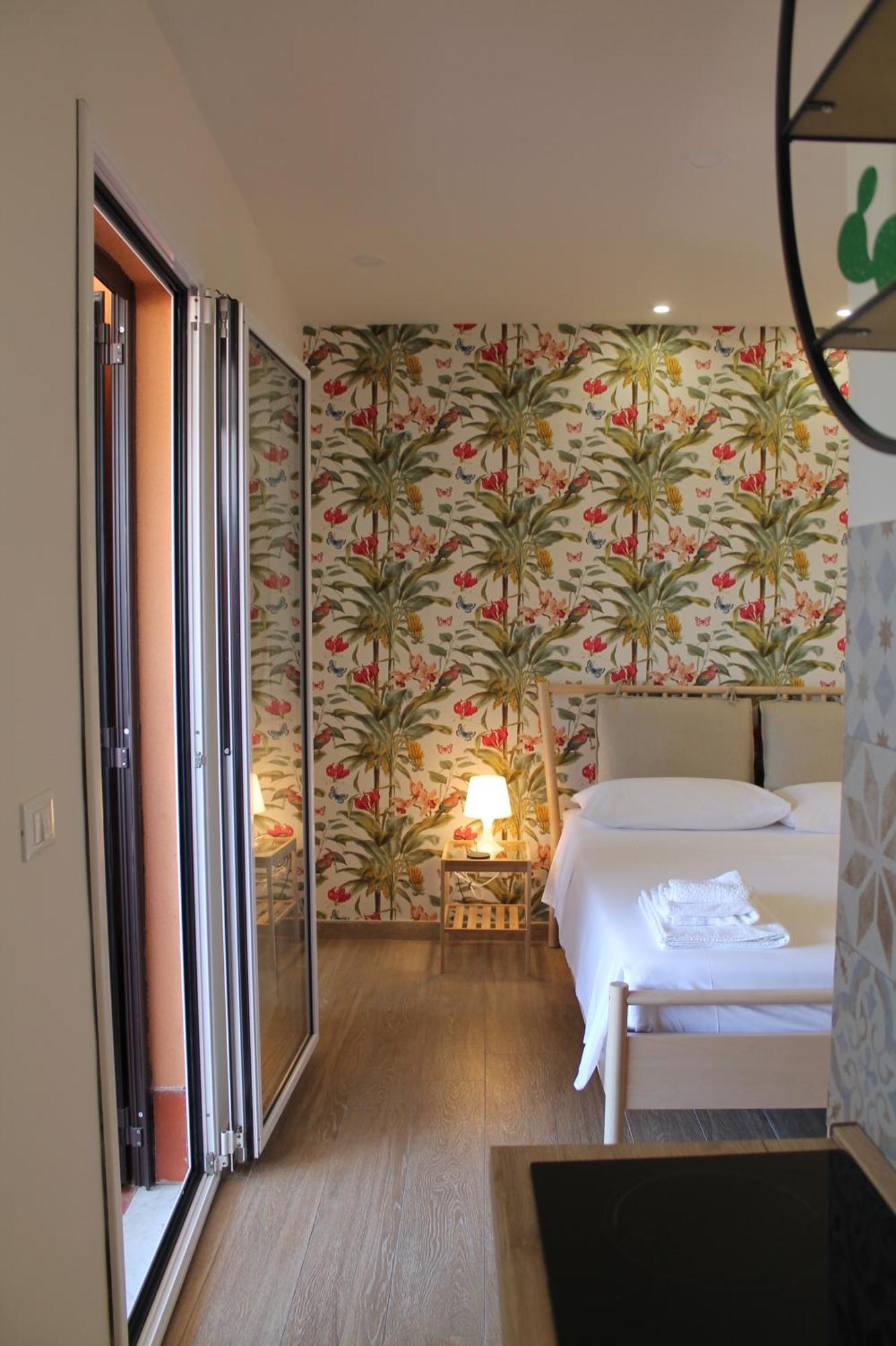 Donna Luisa-Catania Charming Lägenhet Exteriör bild